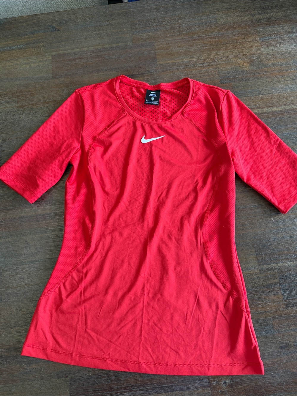 Nike Women’s Red Short-Sleeve Athletic Jersey with White Swoosh